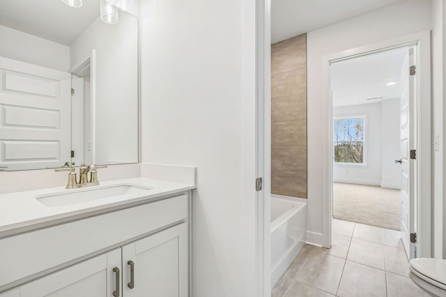 Furnished interior view inside a new home in Devonshire, Mount Juliet (Image 18).