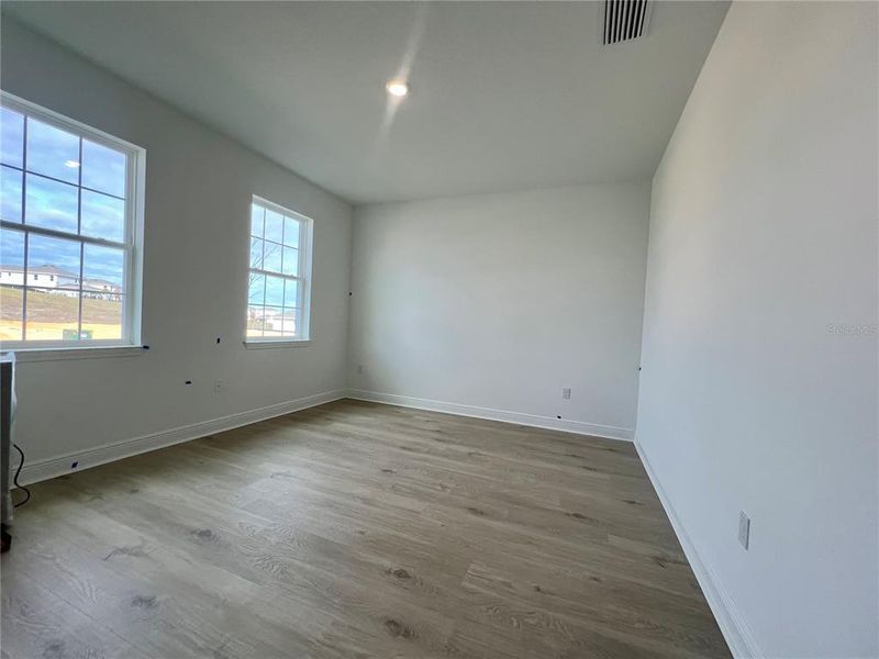 Spacious, unfurnished interior of a new home in Hills of Minneola, Minneola (Image 25).
