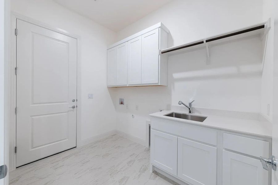 Bristol C laundry room