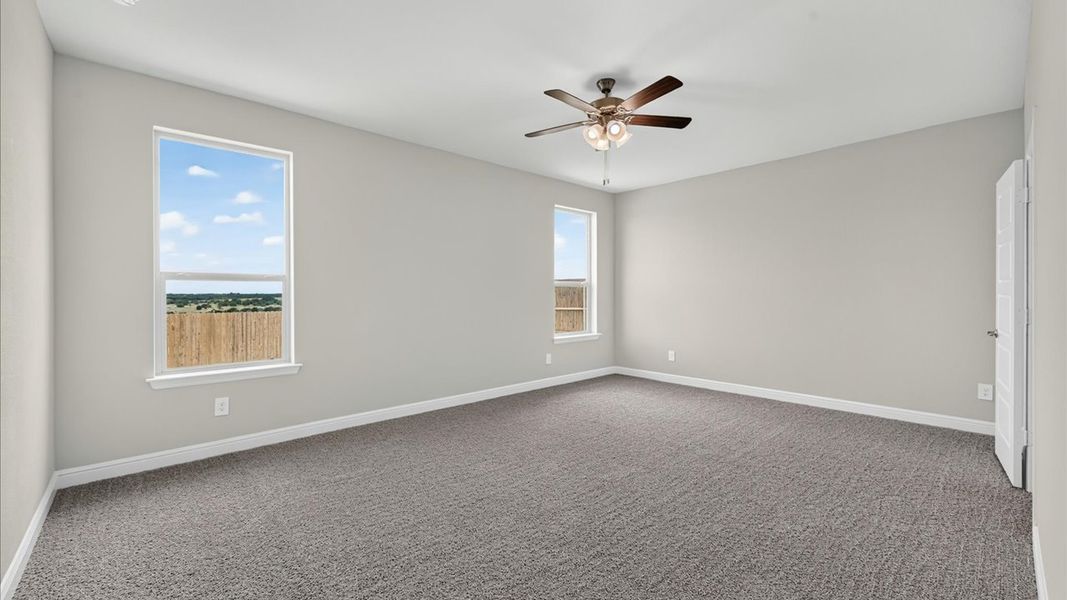Representative unfurnished interior of a home built from the Glenwood by D.R. Horton in Bluestem, Rhome (Image 16).