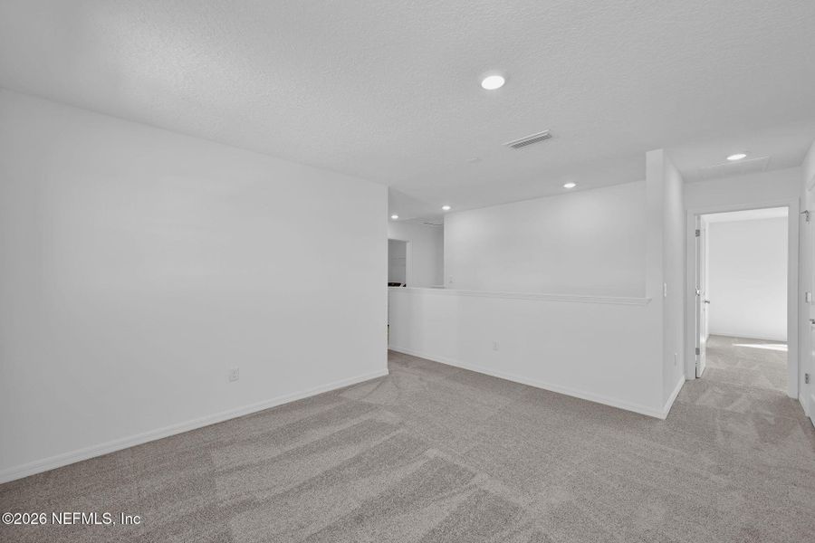 Spacious, unfurnished interior of a new home in Hyland Trail, Green Cove Springs (Image 24).