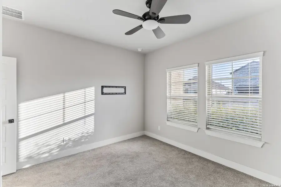 Spacious, unfurnished interior of a new home in Autry Pond, San Antonio (Image 25).