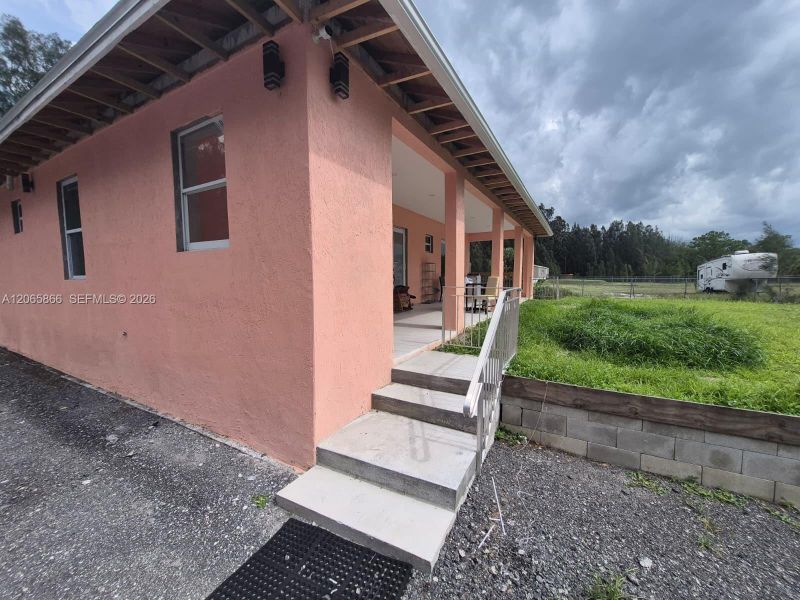 Exterior details and patio area of a home in , Clewiston (Image 17).