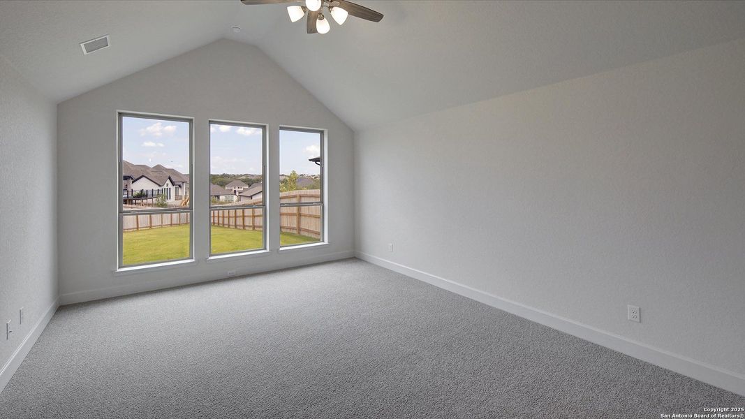 Spacious, unfurnished interior of a new home in Stevens Ranch 55', San Antonio (Image 21).