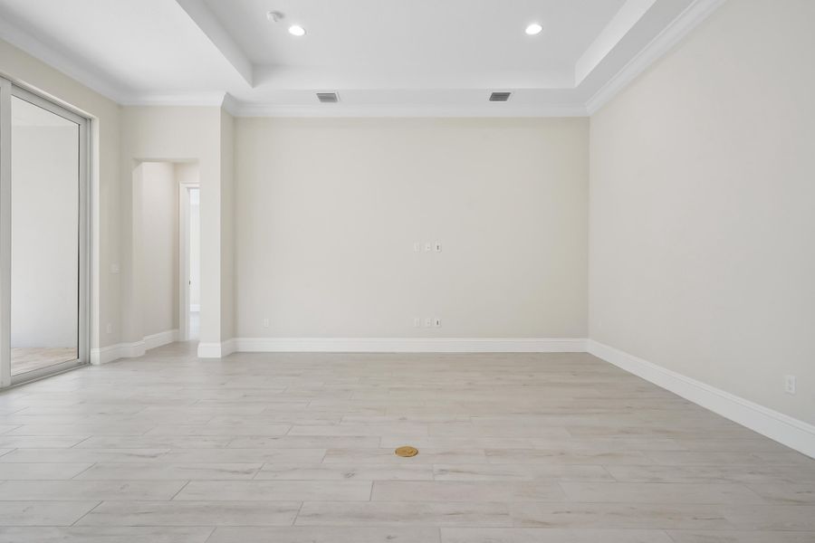 4232 Montagu Ave_Amaryllis_Lot 15_40