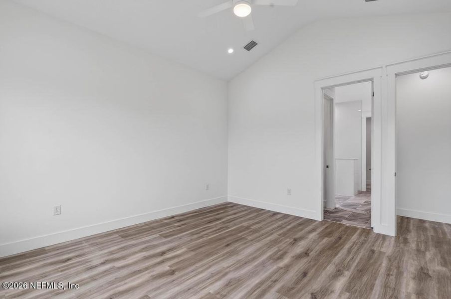 Spacious, unfurnished interior of a new home in , St. Johns (Image 89).