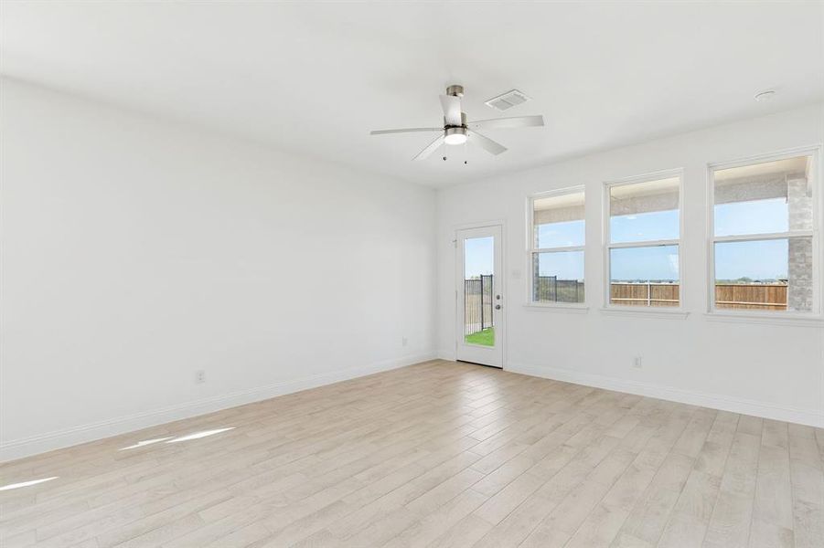 Spacious, unfurnished interior of a new home in Bellagio, Forney (Image 16).
