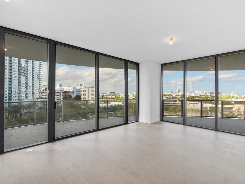 Spacious, unfurnished interior of a new home in Five Park, Miami Beach (Image 24). Spacious, unfurnished interior of a new home in Five Park, Miami Beach (Image 24).