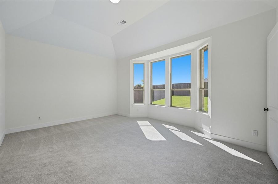 Spacious, unfurnished interior of a new home in Ridge Crossing, Waxahachie (Image 20). Spacious, unfurnished interior of a new home in Ridge Crossing, Waxahachie (Image 20).