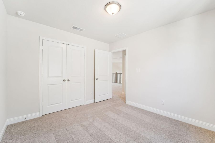 Spacious, unfurnished interior of a new home in Evergreen 40', Conroe (Image 16).