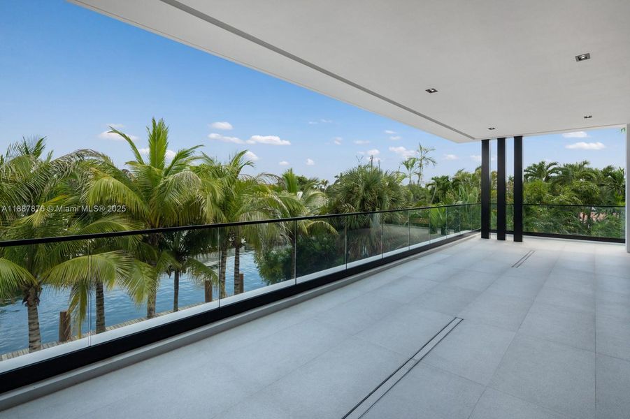 Image 76 of a home in .