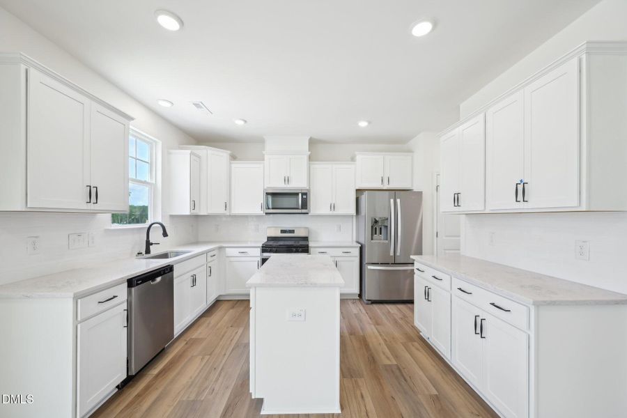 15-web-or-mls-Shelby Meadow Ln-0305-015