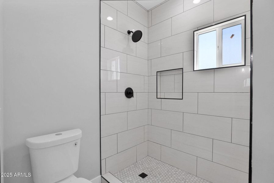 Jack n Hill Bathroom