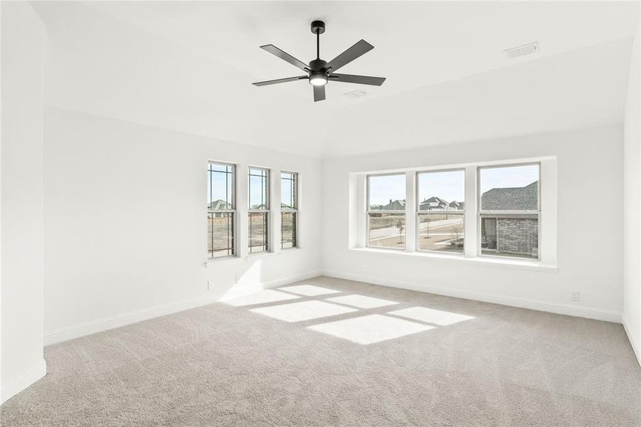 Spacious, unfurnished interior of a new home in Crystal Lake Estates, Red Oak (Image 30).