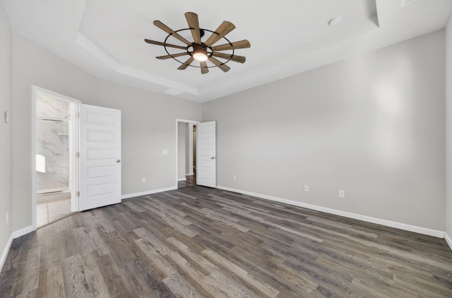 Spacious, unfurnished interior of a new home in Azalea Ridge at Summers Corner: Arbor Collection, Summerville (Image 28).