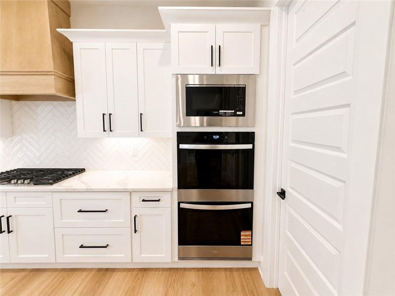 Furnished interior view inside a new home in , Jefferson (Image 34).