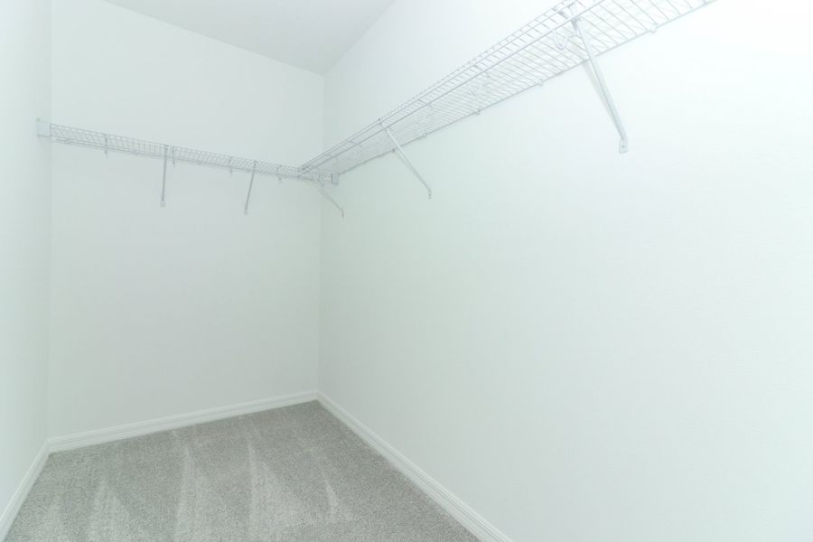 Spacious, unfurnished interior of a new home in Marion Creek, Haines City (Image 28).