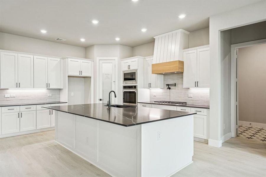 Furnished interior view inside a new home in , Waxahachie (Image 5). Furnished interior view inside a new home in , Waxahachie (Image 5).