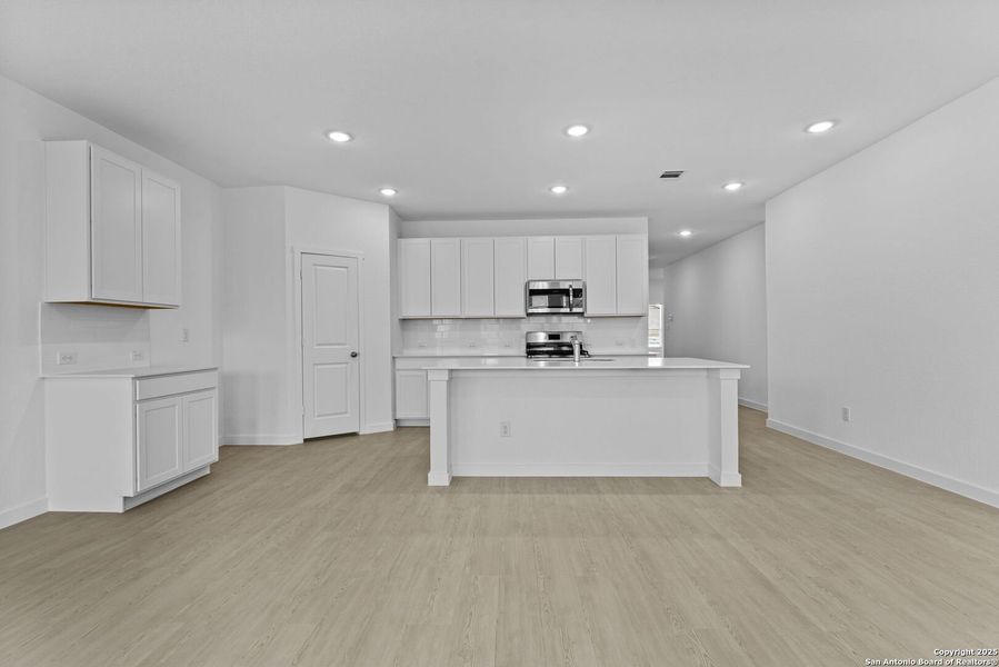 Furnished interior view inside a new home in Parkside: Coastline Collection, New Braunfels (Image 6). Furnished interior view inside a new home in Parkside: Coastline Collection, New Braunfels (Image 6).