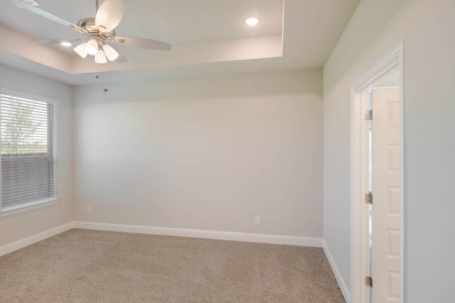 Spacious, unfurnished interior of a new home in Las Lomas, Forney (Image 23). Spacious, unfurnished interior of a new home in Las Lomas, Forney (Image 23).