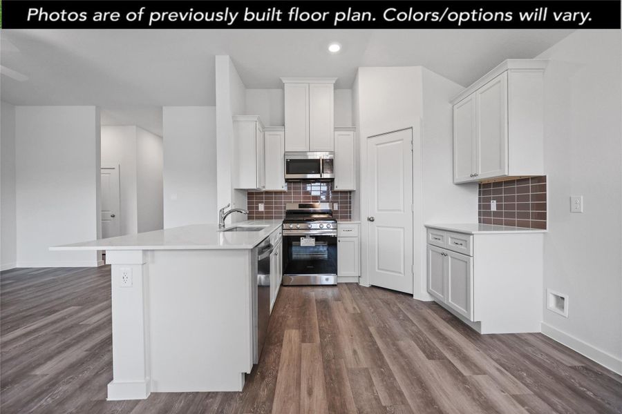 Image 21 of a home in Grand Oaks Reserve.