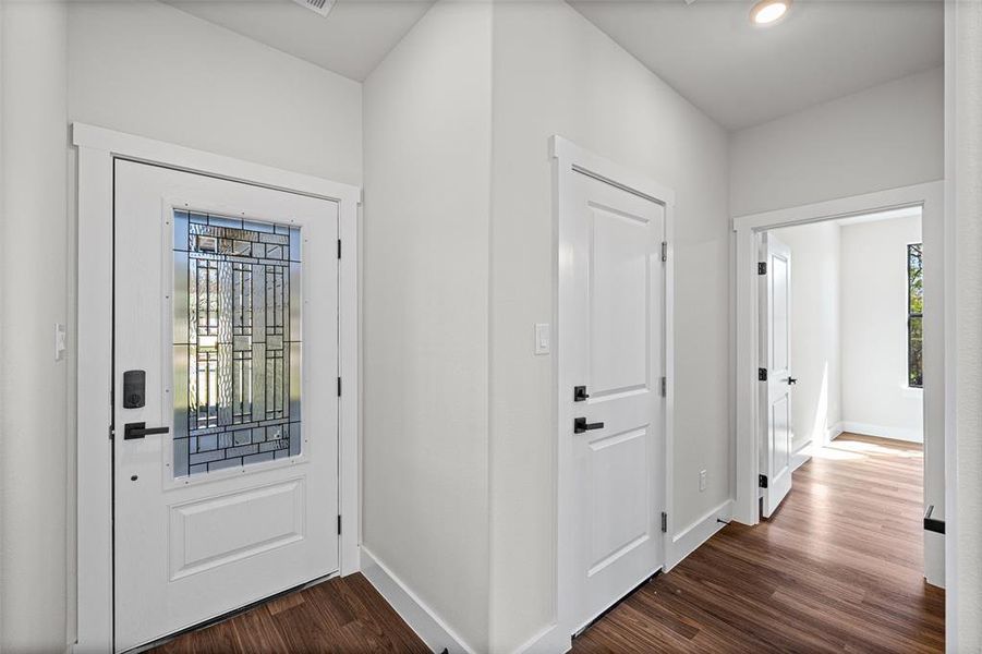 Spacious, unfurnished interior of a new home in , Granbury (Image 19).