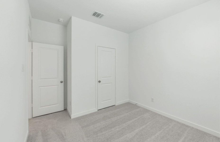 Spacious, unfurnished interior of a new home in Sonterra, Jarrell (Image 27).