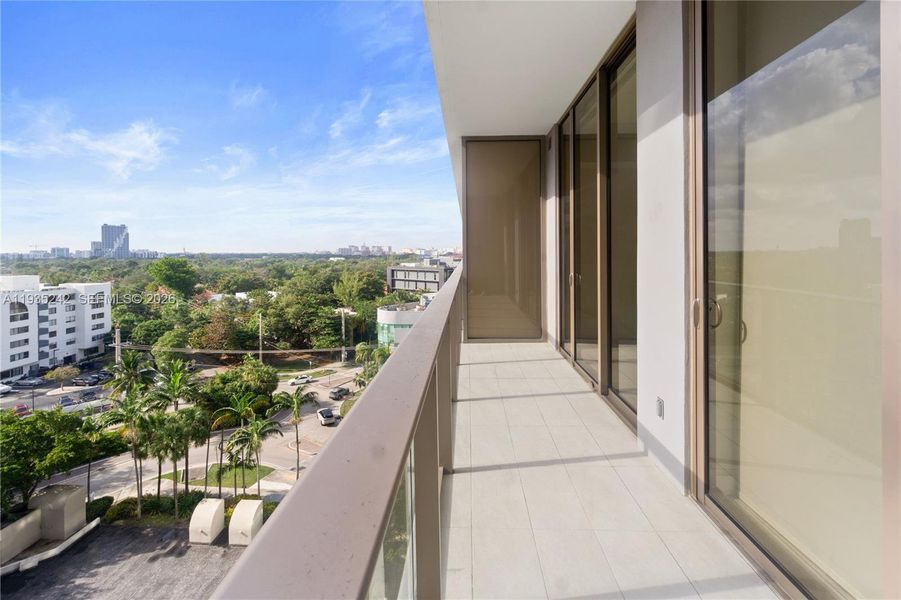Exterior details and patio area of a home in , Miami (Image 29).