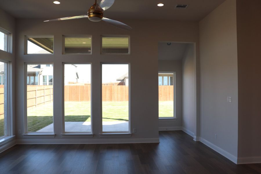 Spacious, unfurnished interior of a new home in Bull Hide Estates, Hewitt (Image 13).