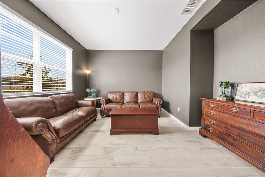 Furnished interior view inside a new home in Meridian Parks, Orlando (Image 13). Furnished interior view inside a new home in Meridian Parks, Orlando (Image 13).