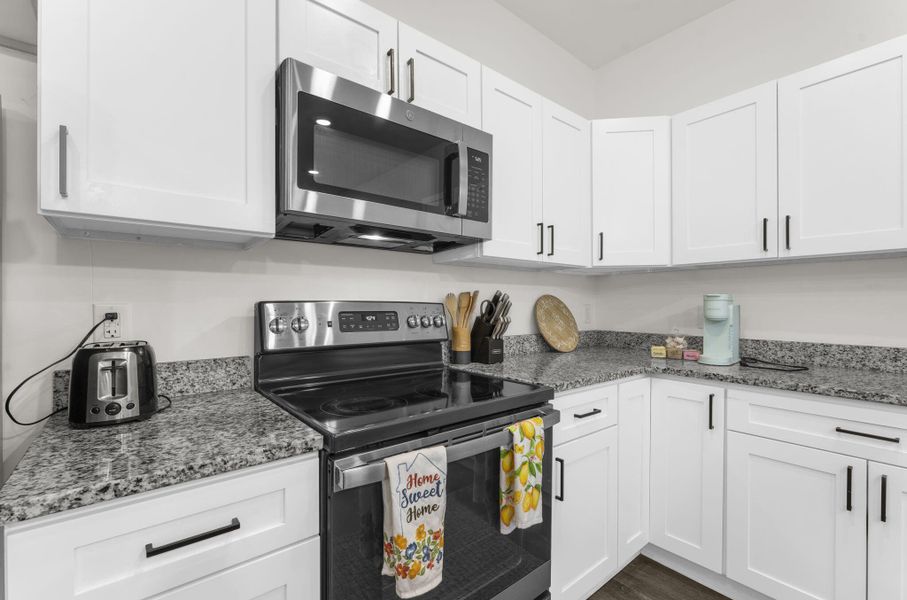Furnished interior view inside a new home in , Hanahan (Image 15).