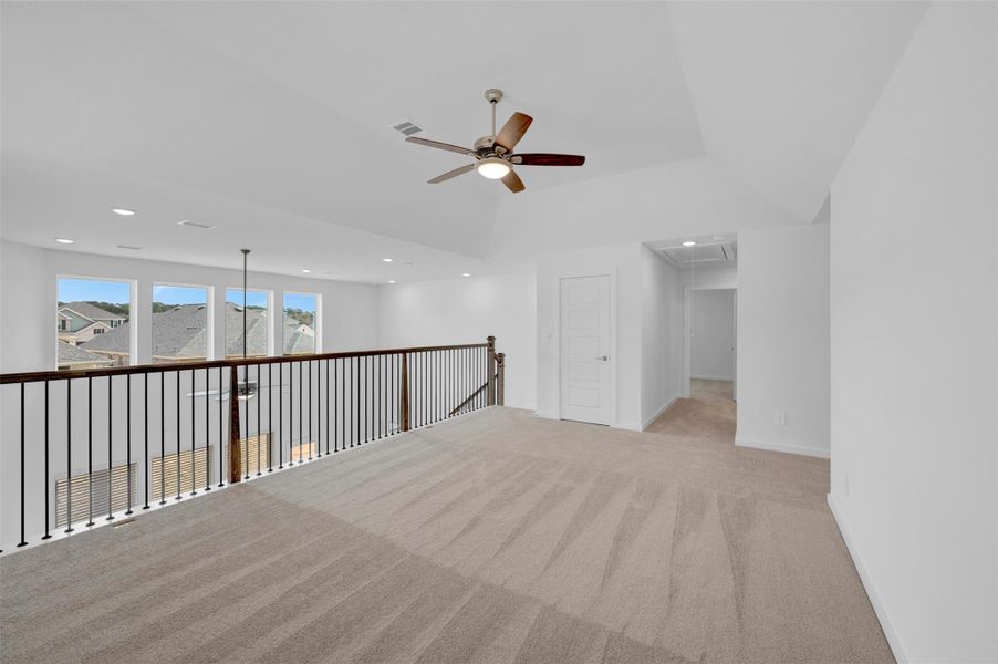 Spacious, unfurnished interior of a new home in Sorella, Tomball (Image 21).