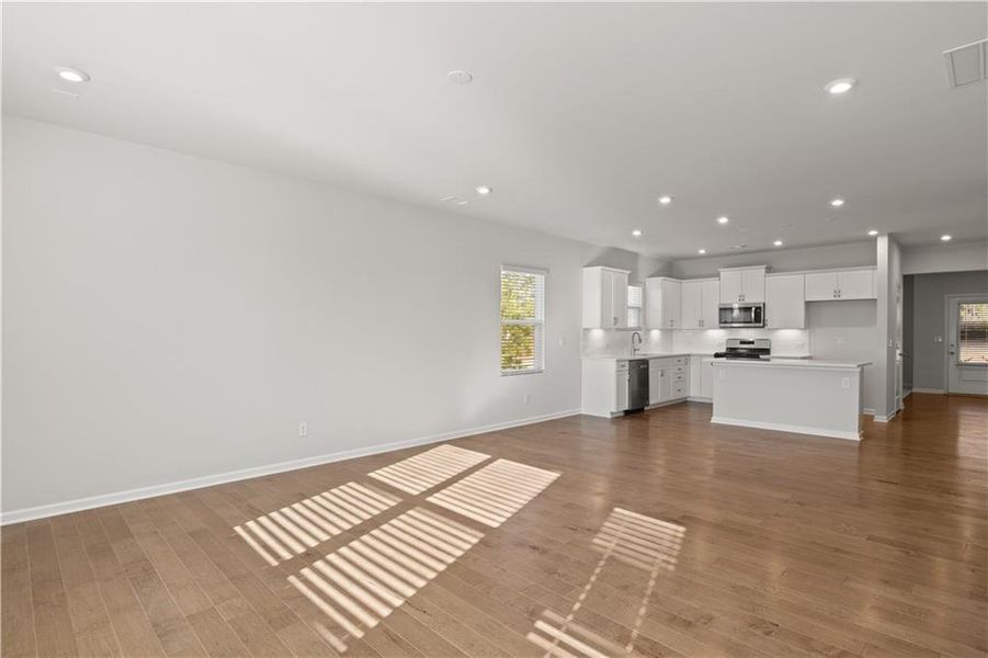 Spacious, unfurnished interior of a new home in Enclave at Parkway Village, Fairburn (Image 10).