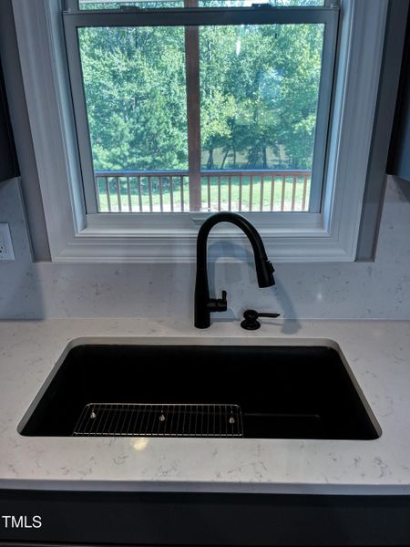 7DEF3DD9-C07C-4EF6-A14C-F5C5E92651E8