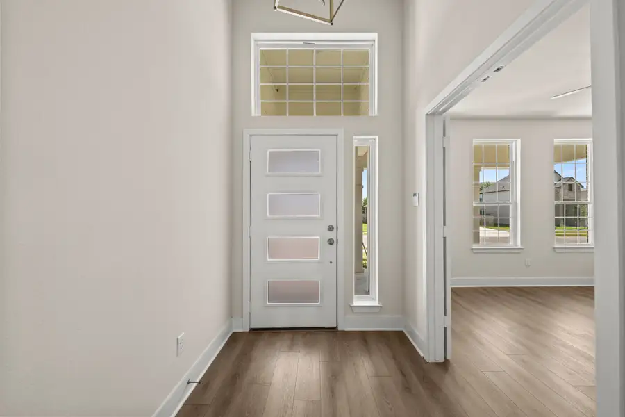Spacious, unfurnished interior of a new home in Liberty Oaks, Waco (Image 8).