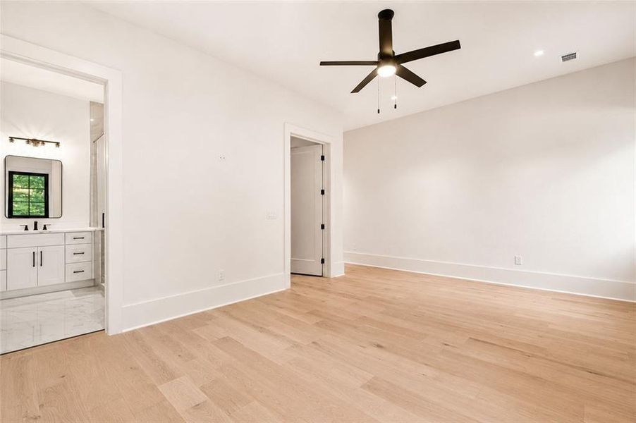 Spacious, unfurnished interior of a new home in , Alpharetta (Image 77). Spacious, unfurnished interior of a new home in , Alpharetta (Image 77).