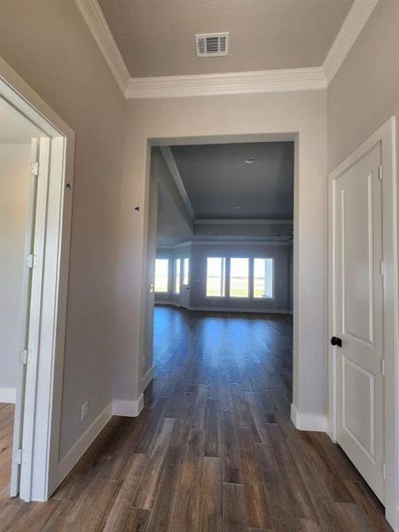 Spacious, unfurnished interior of a new home in Rocky Top, Krum (Image 11).