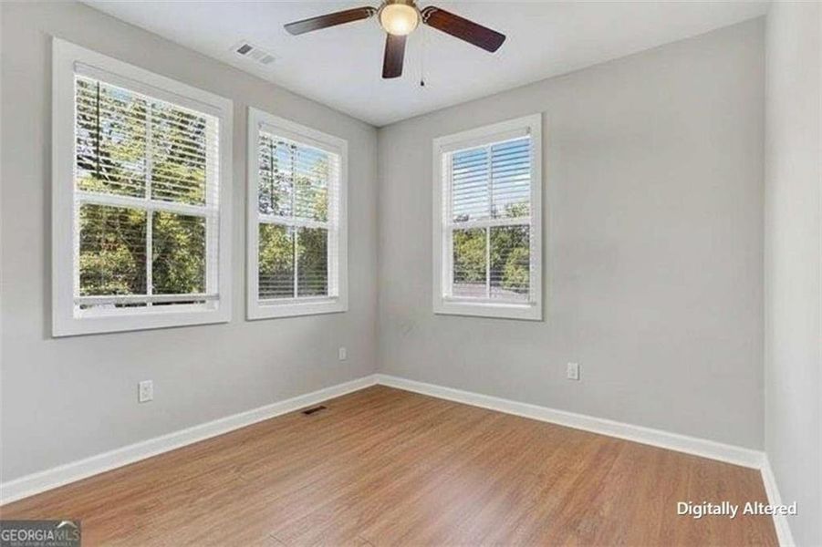 Spacious, unfurnished interior of a new home in , Atlanta (Image 18).