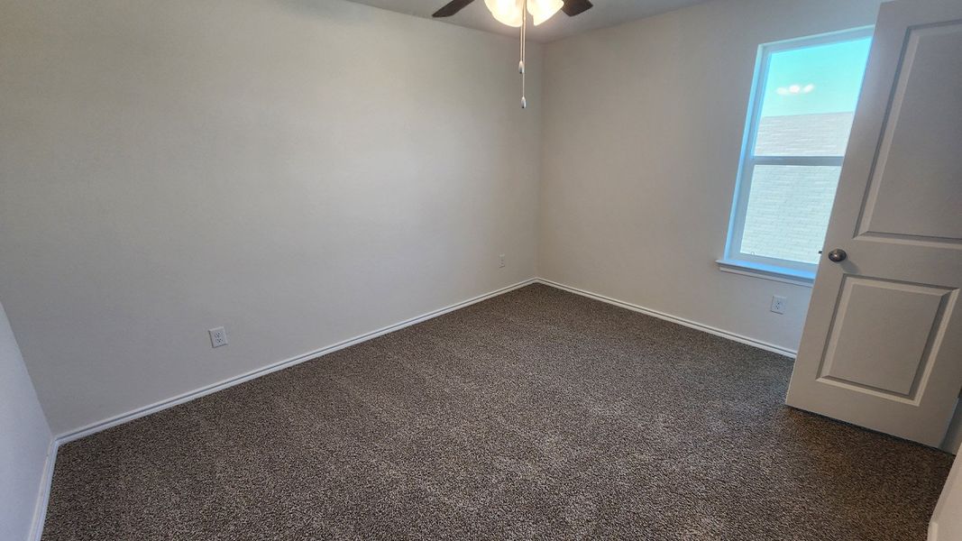 Spacious, unfurnished interior of a new home in Waverly Estates, Nevada (Image 10).