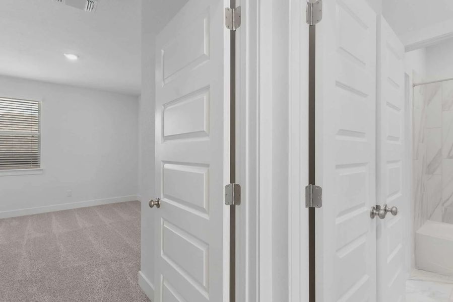 Spacious, unfurnished interior of a new home in Nolina, Georgetown (Image 29).