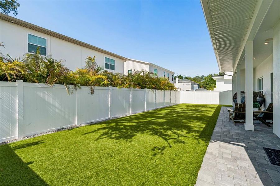 Exterior details and patio area of a home in , Tampa (Image 3).