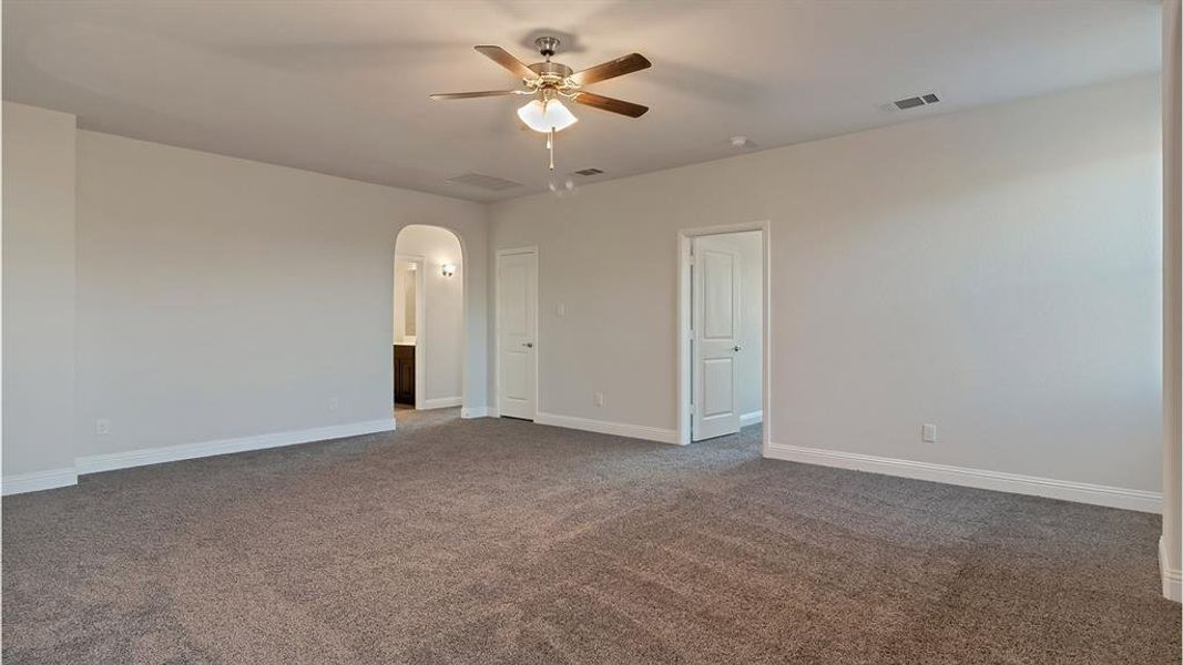 Spacious, unfurnished interior of a new home in Morningstar, Fort Worth (Image 33).