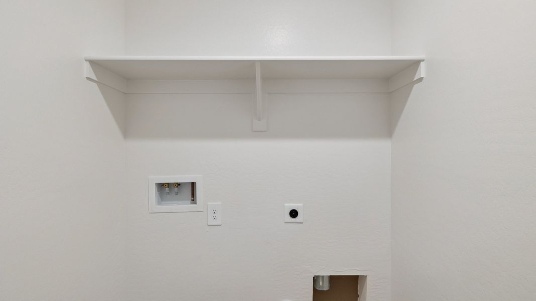 Representative interior finishes for a home built from the Gaven by D.R. Horton in The Ridge at Stone Butte, Phoenix (Image 13).