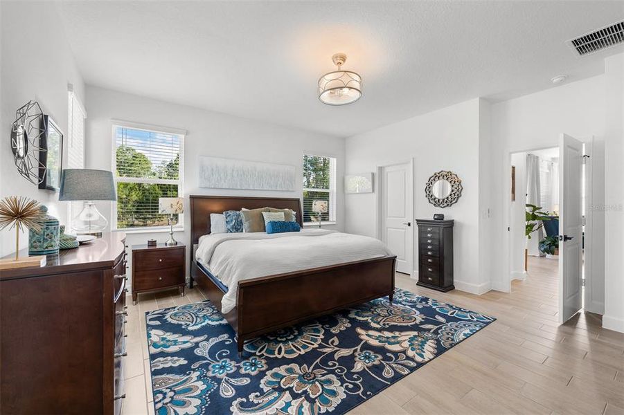 Furnished interior view inside a new home in , Clermont (Image 35).