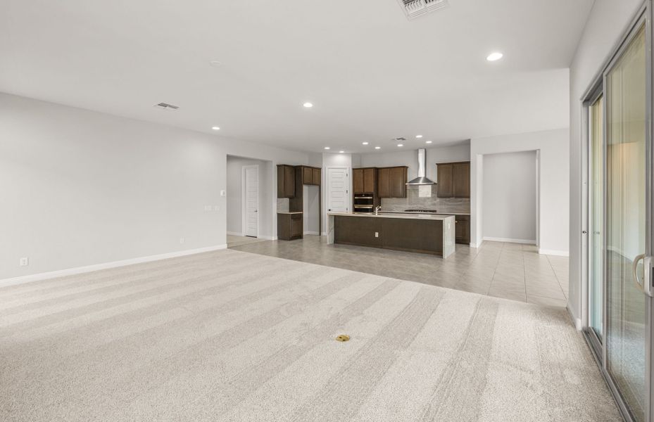 Spacious, unfurnished interior of a new home in Artisan at Asante, Surprise (Image 24).