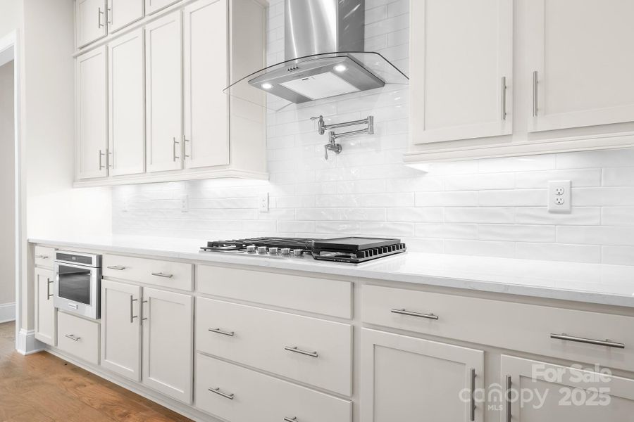 Image 36 of a home in Harbor Watch.