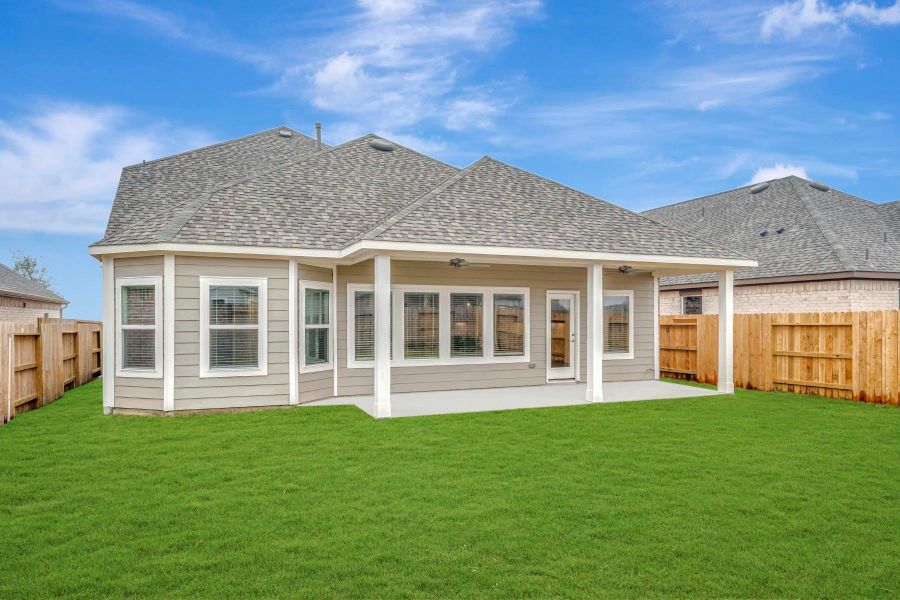 Exterior details and patio area of a home in Sorella, Tomball (Image 4).