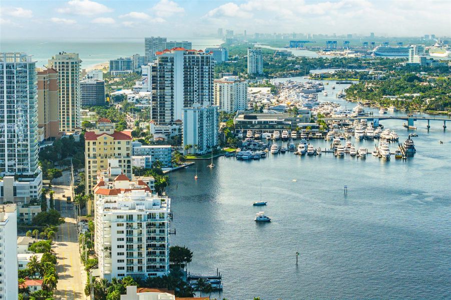 Condo located in Fort Lauderdale, FL showcasing its design and architecture (Image 25).