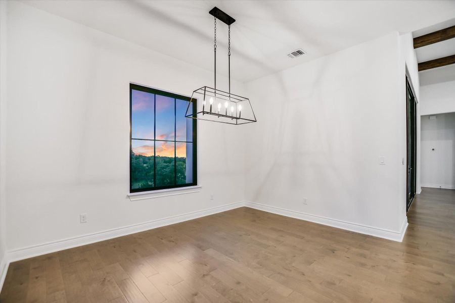 Spacious, unfurnished interior of a new home in , Horseshoe Bay (Image 17).