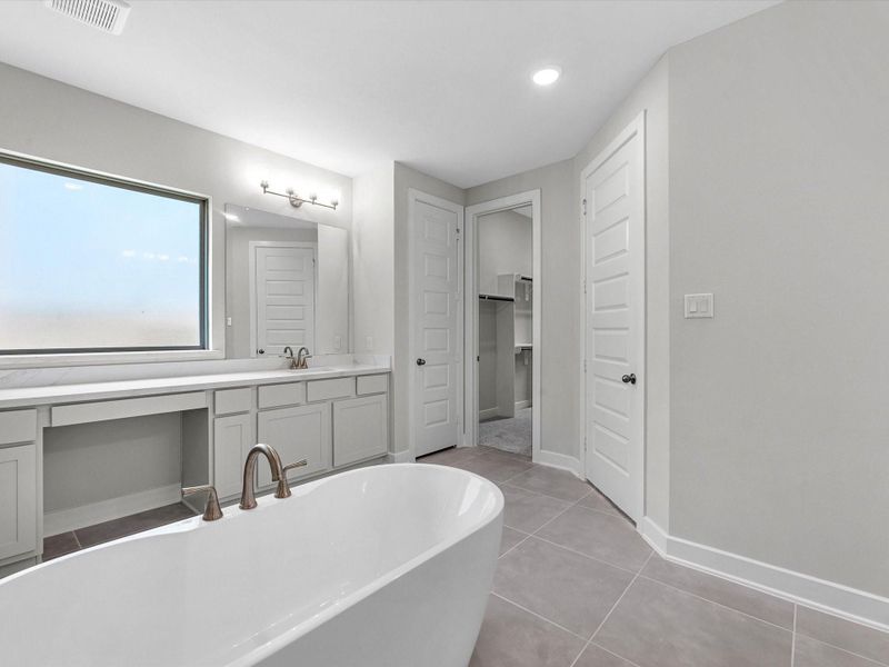 Representative image. Features, specifications, selections and colors may vary.